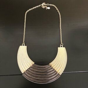 Elegant Gold and Black Chunky Necklace